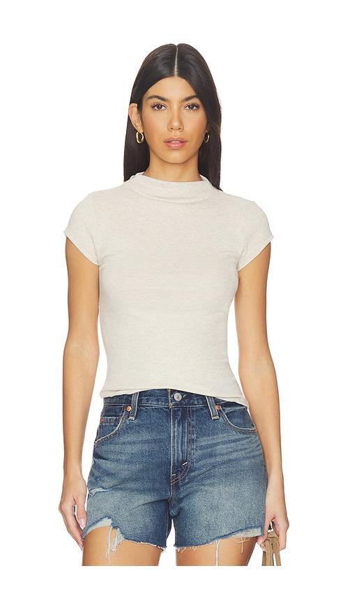 geel gem tee in cream.
