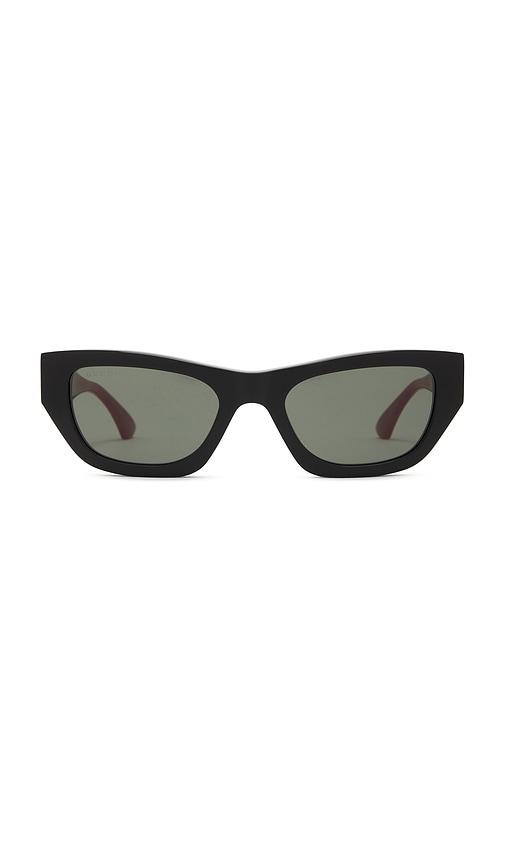 gucci cat eye sunglasses in black.