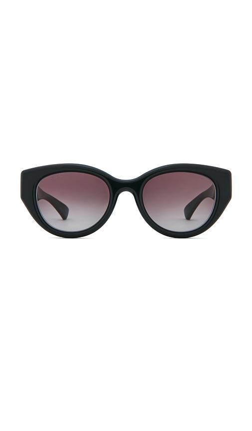 gucci round sunglasses in black.