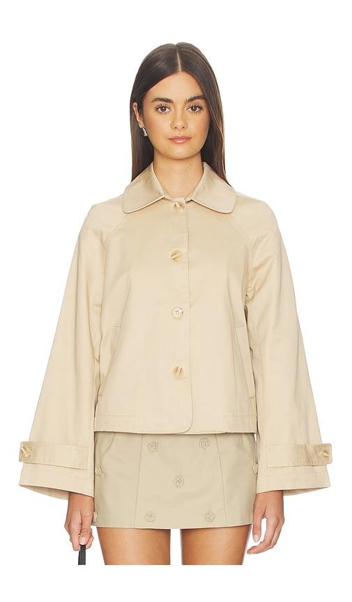 guizio romeo trench in tan.