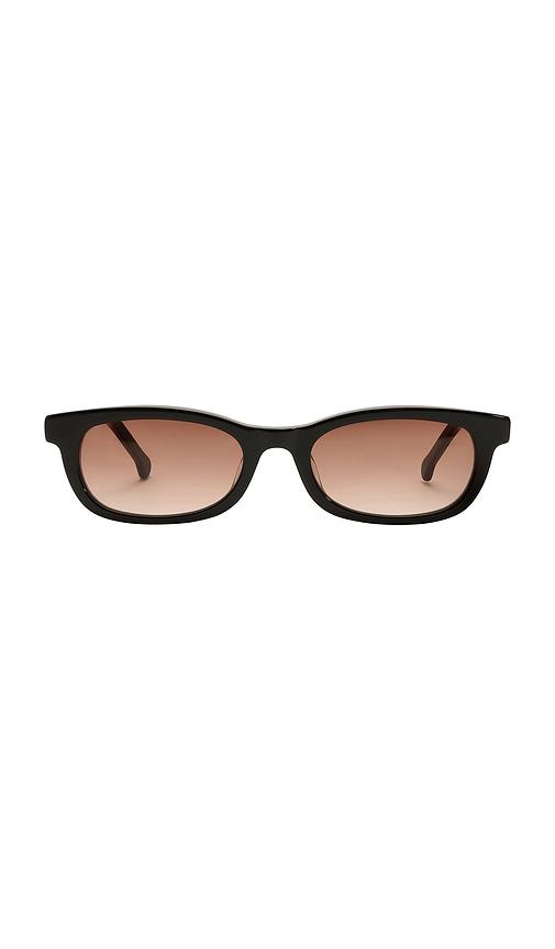 heaven mayhem rhey sunglasses in black.