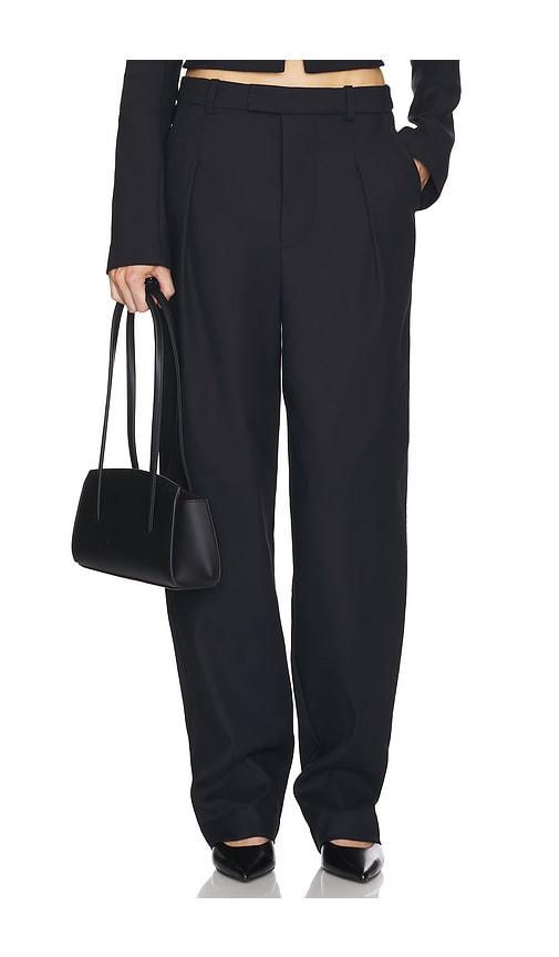 helsa the barrel pant in black.