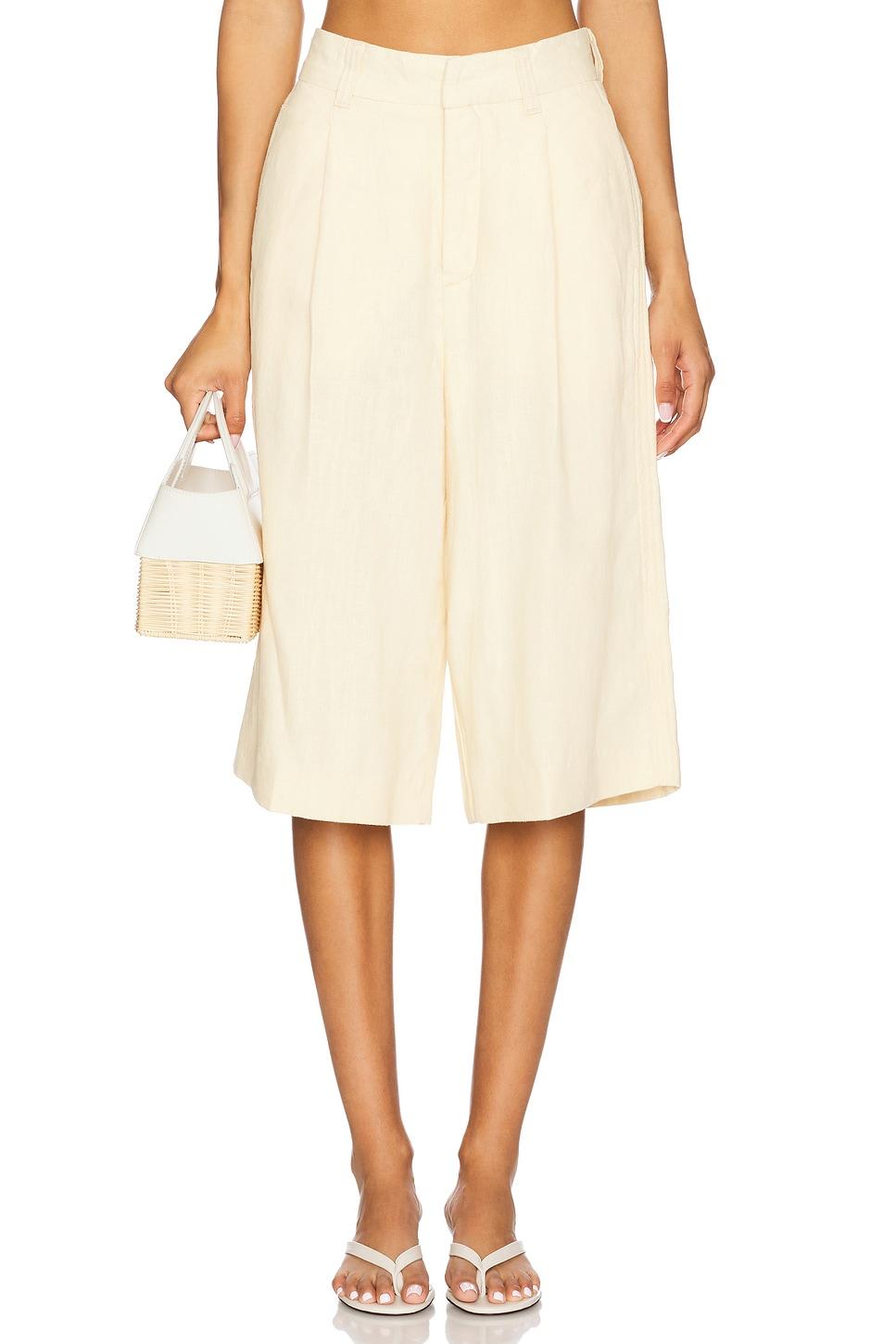 hepburn high rise short