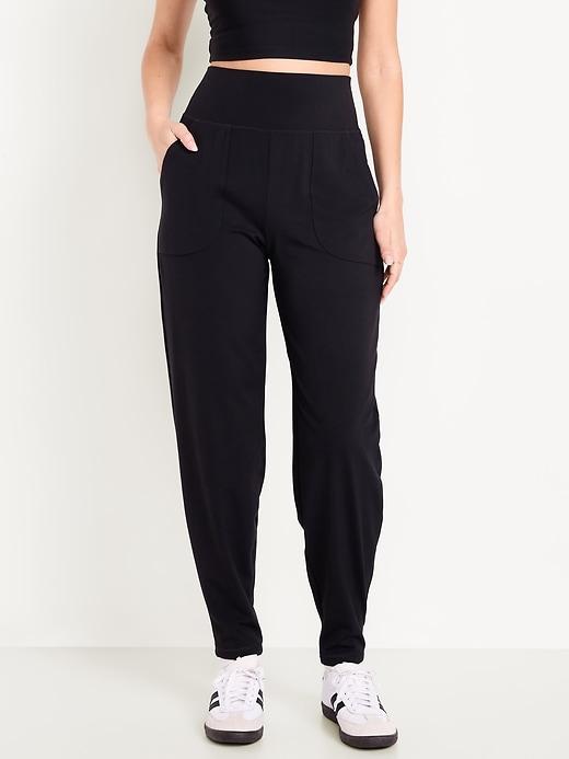 high-waisted studiosmooth jogger