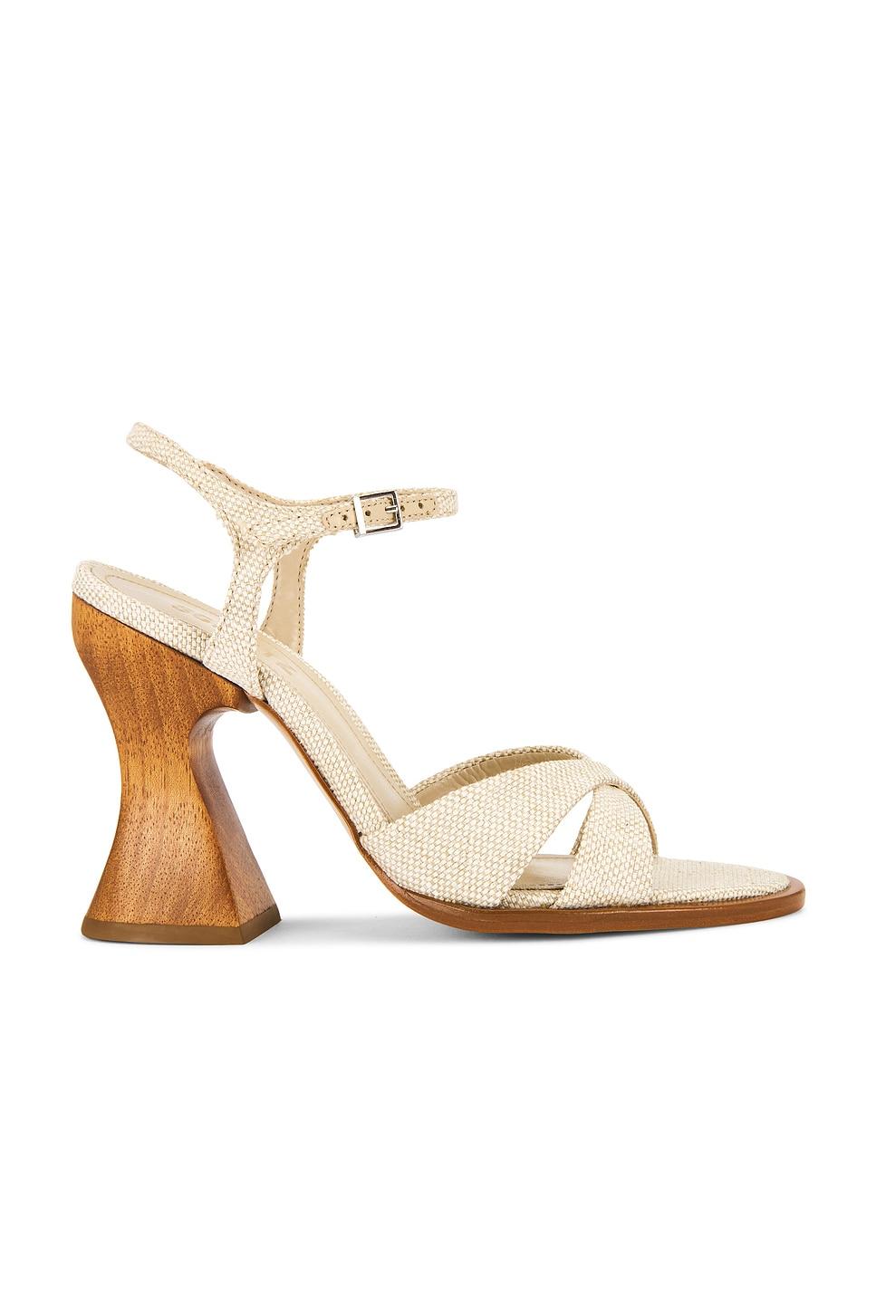 hilda curve sandal