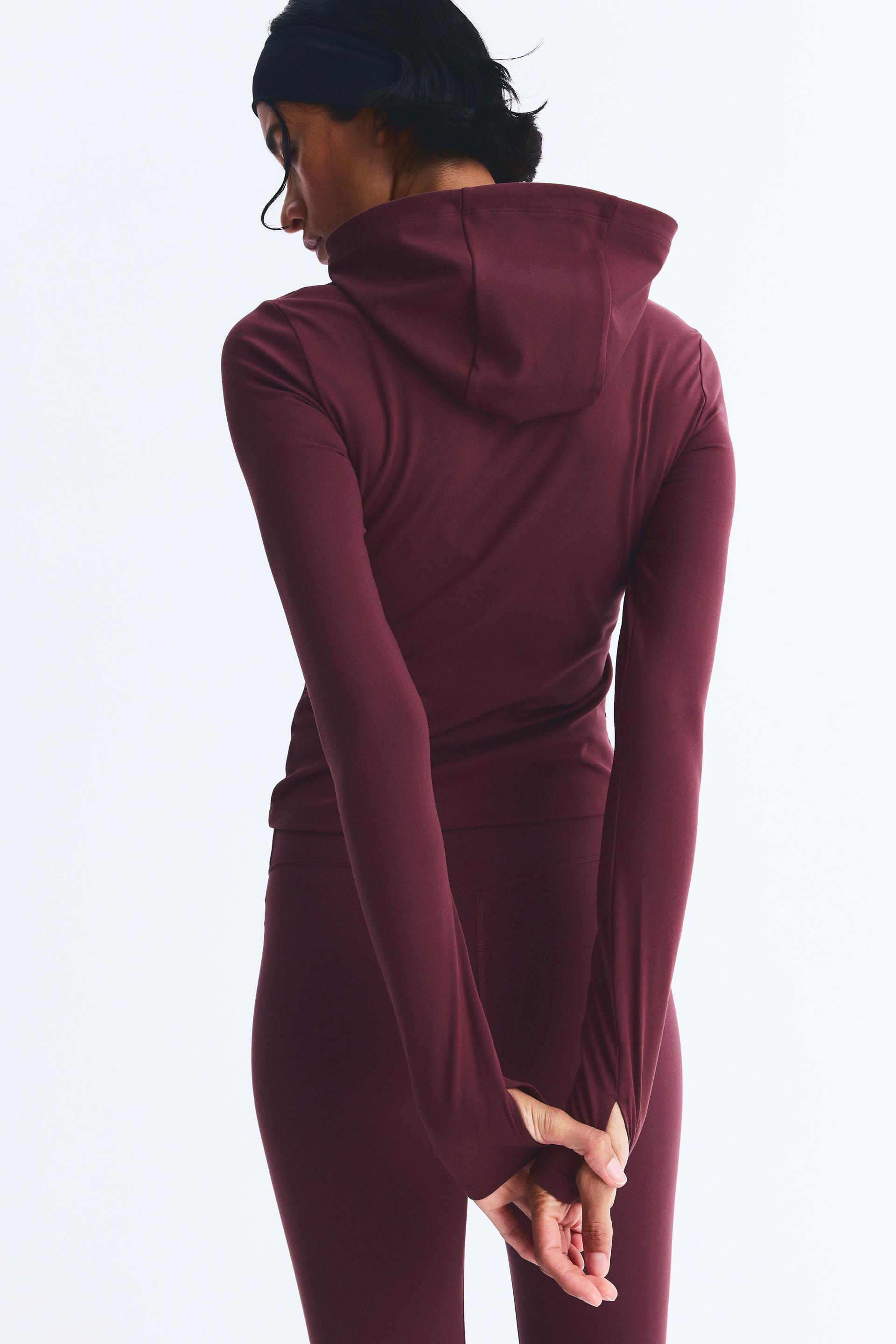 hooded activewear jacket with softmove™