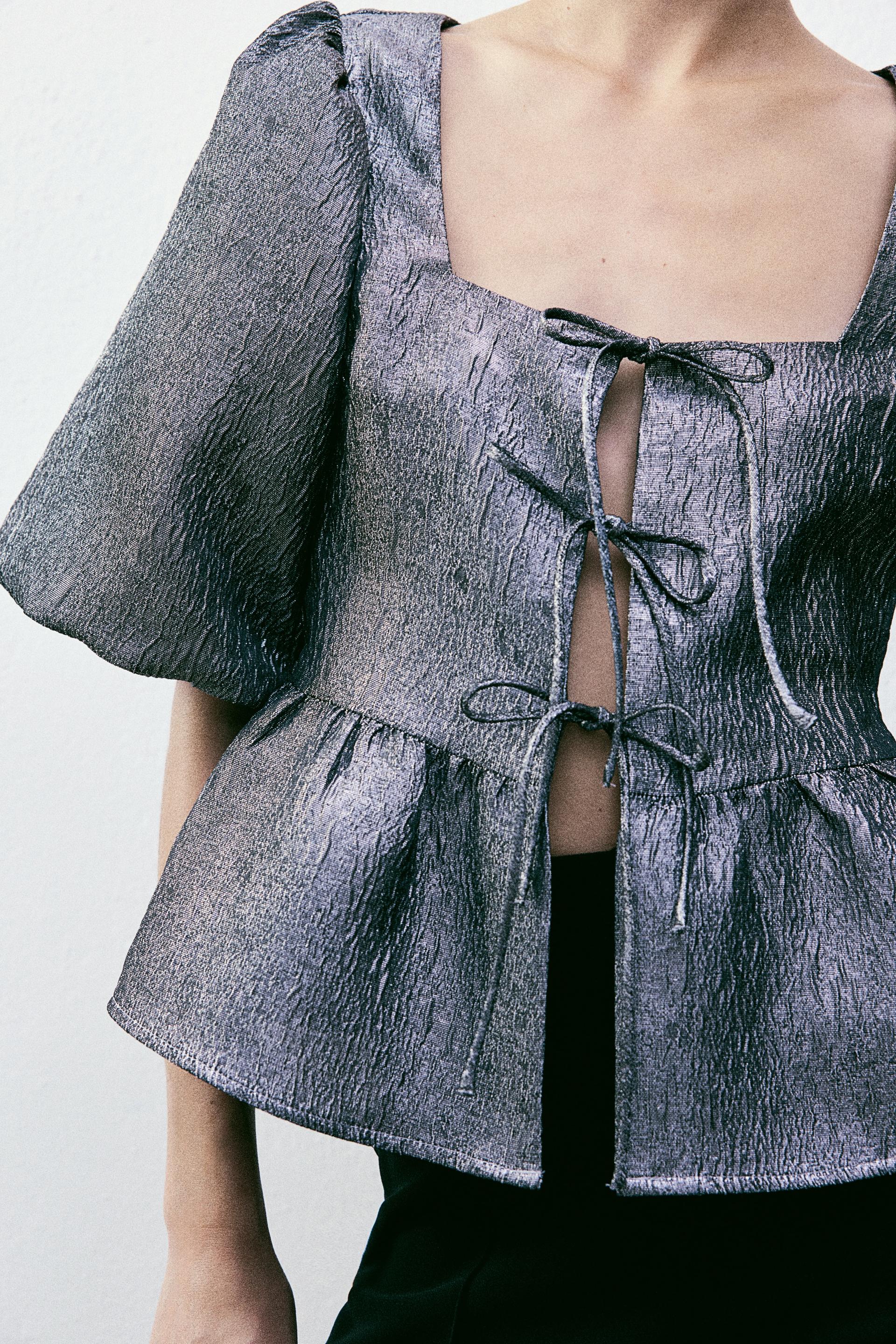 jacquard-weave tie-front blouse