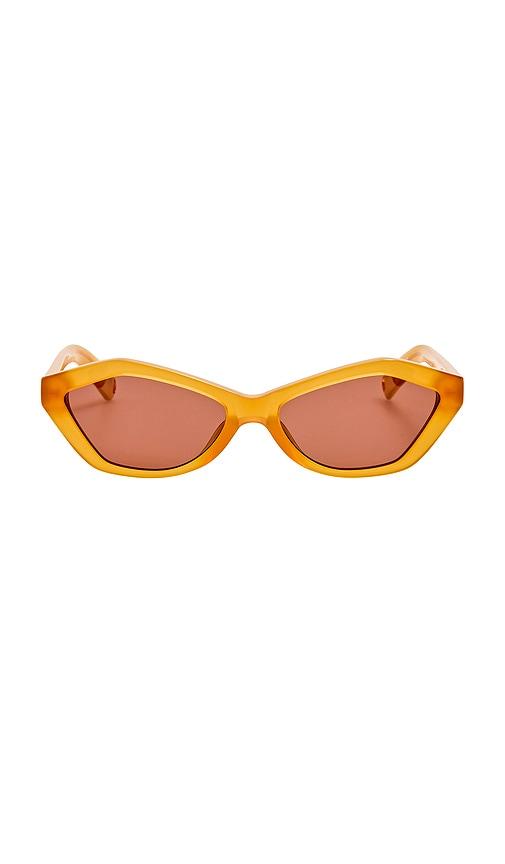 jacquemus bambino sunglasses in orange.