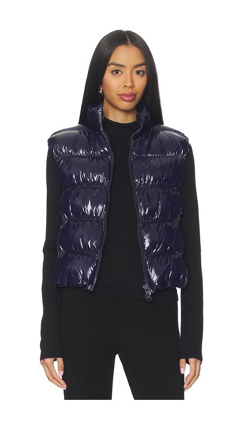 jorde nell vest in navy.