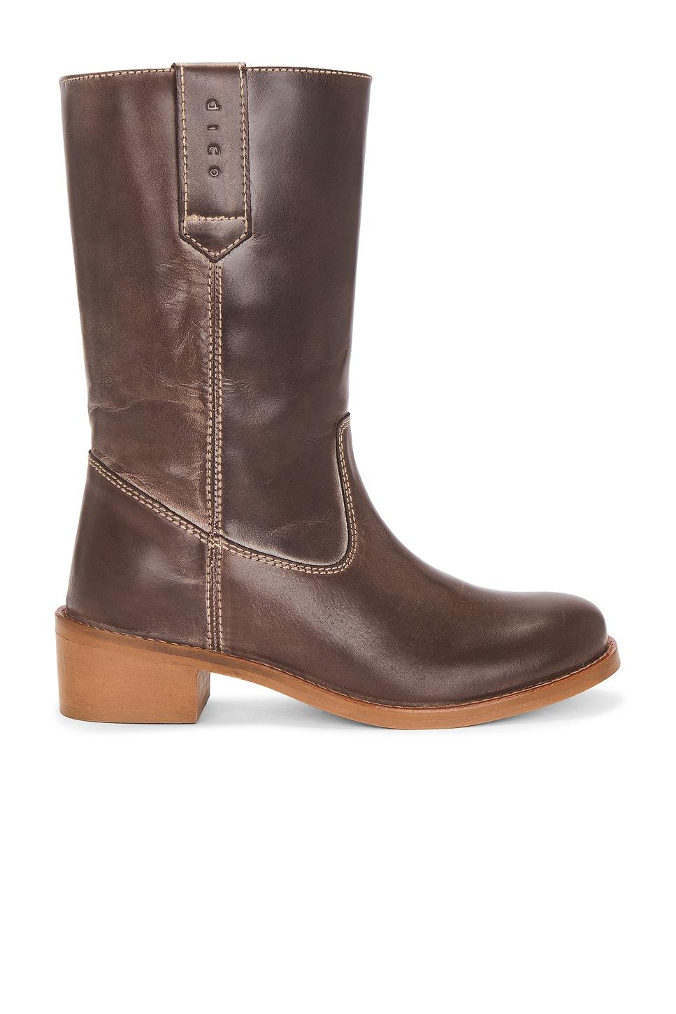 julia gaucho boot in brown escovado