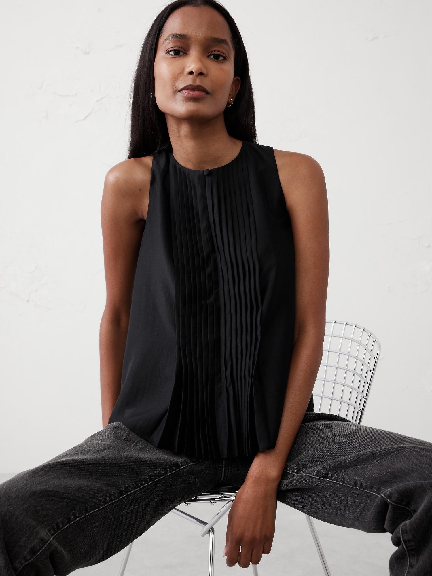 keyhole pleated top