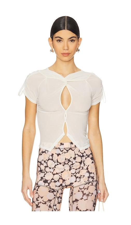 knwls twist top in white.