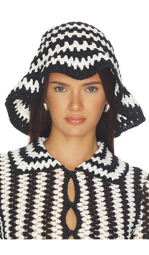 l'academie arriel crochet hat in black,white.