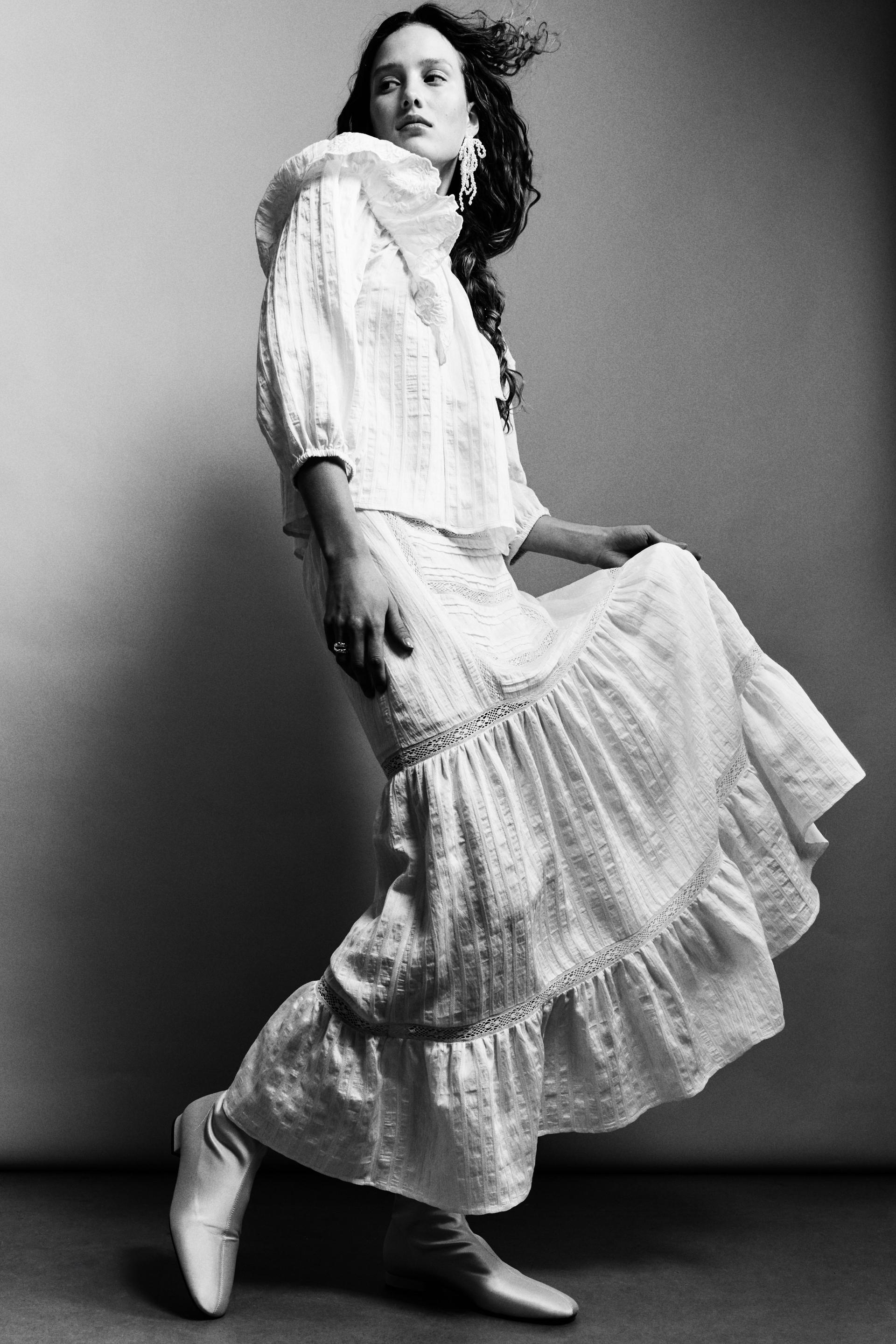 lace-inset maxi skirt