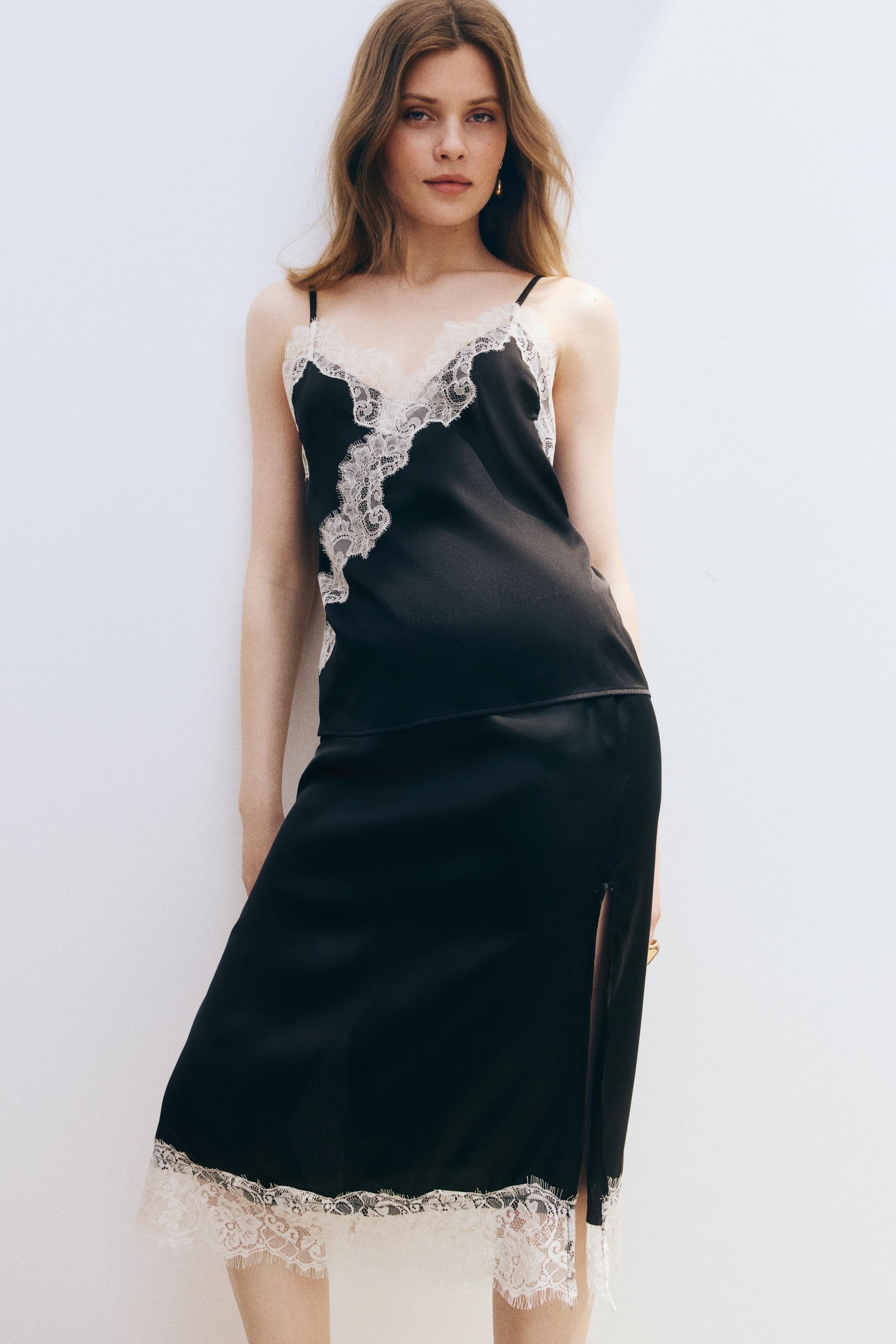 lace-trimmed skirt