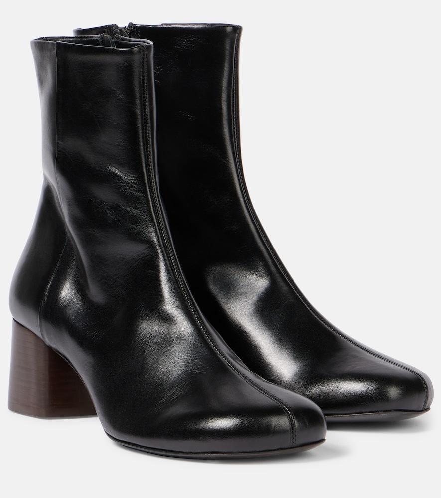 lemaire anatomic 55 leather ankle boots