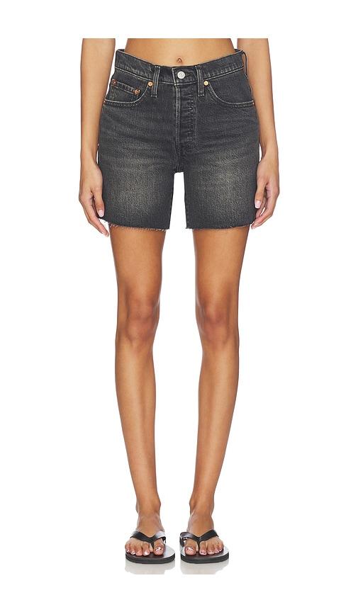 levi's 501 mid thigh short in black.