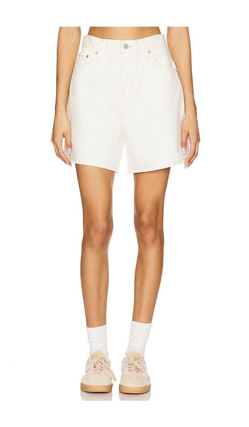 levi's high baggy short in white.