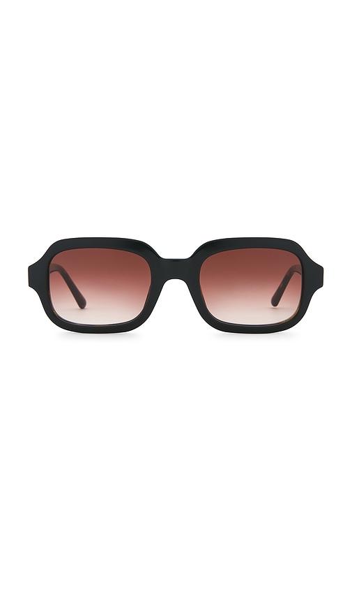 lexxola jordy sunglasses in black.