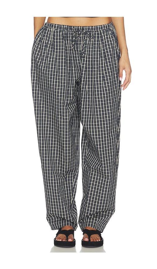 lioness aura pant in navy.