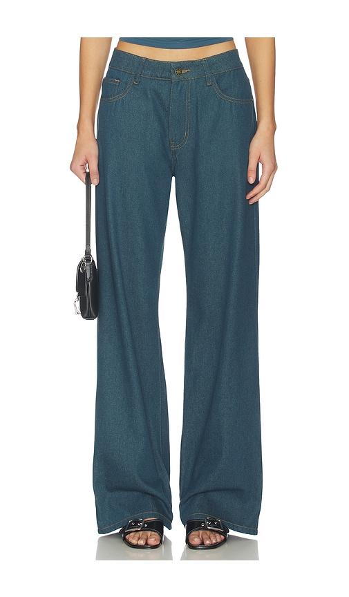 lioness peak jeans in blue.