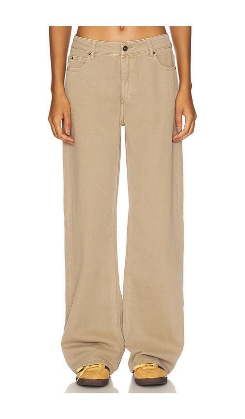 lioness top model wide leg in beige.