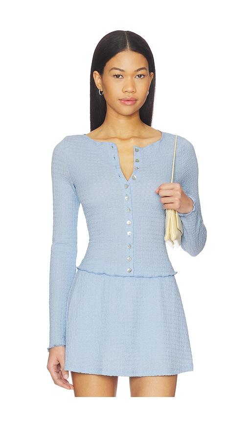 lisa says gah summer top in baby blue.