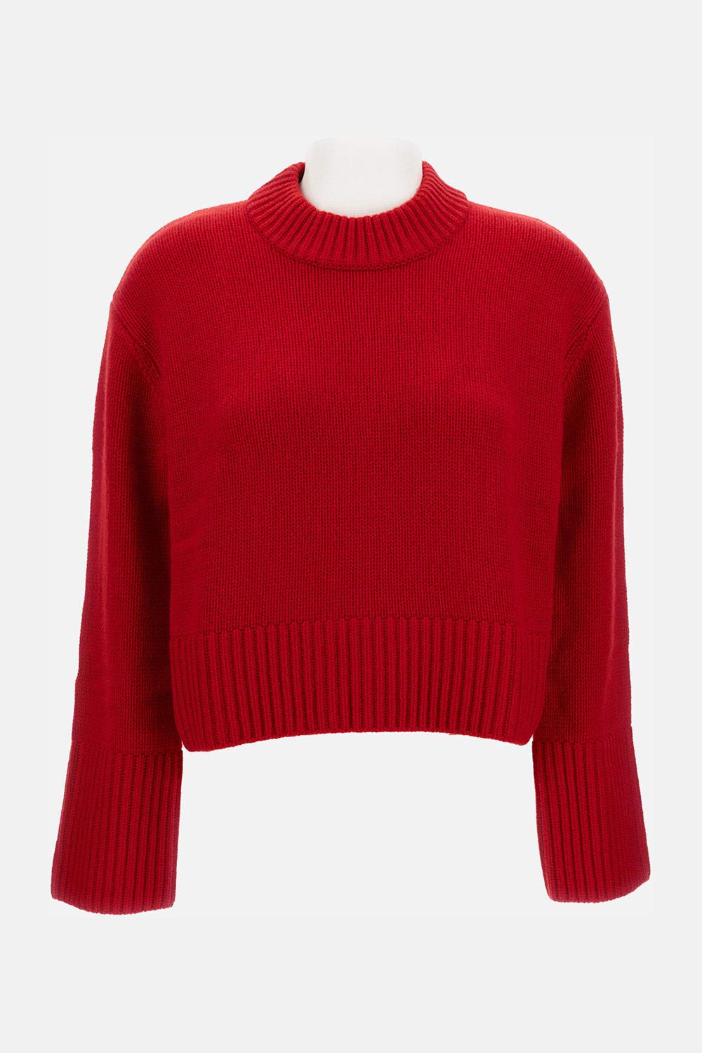 lisa yang sweater