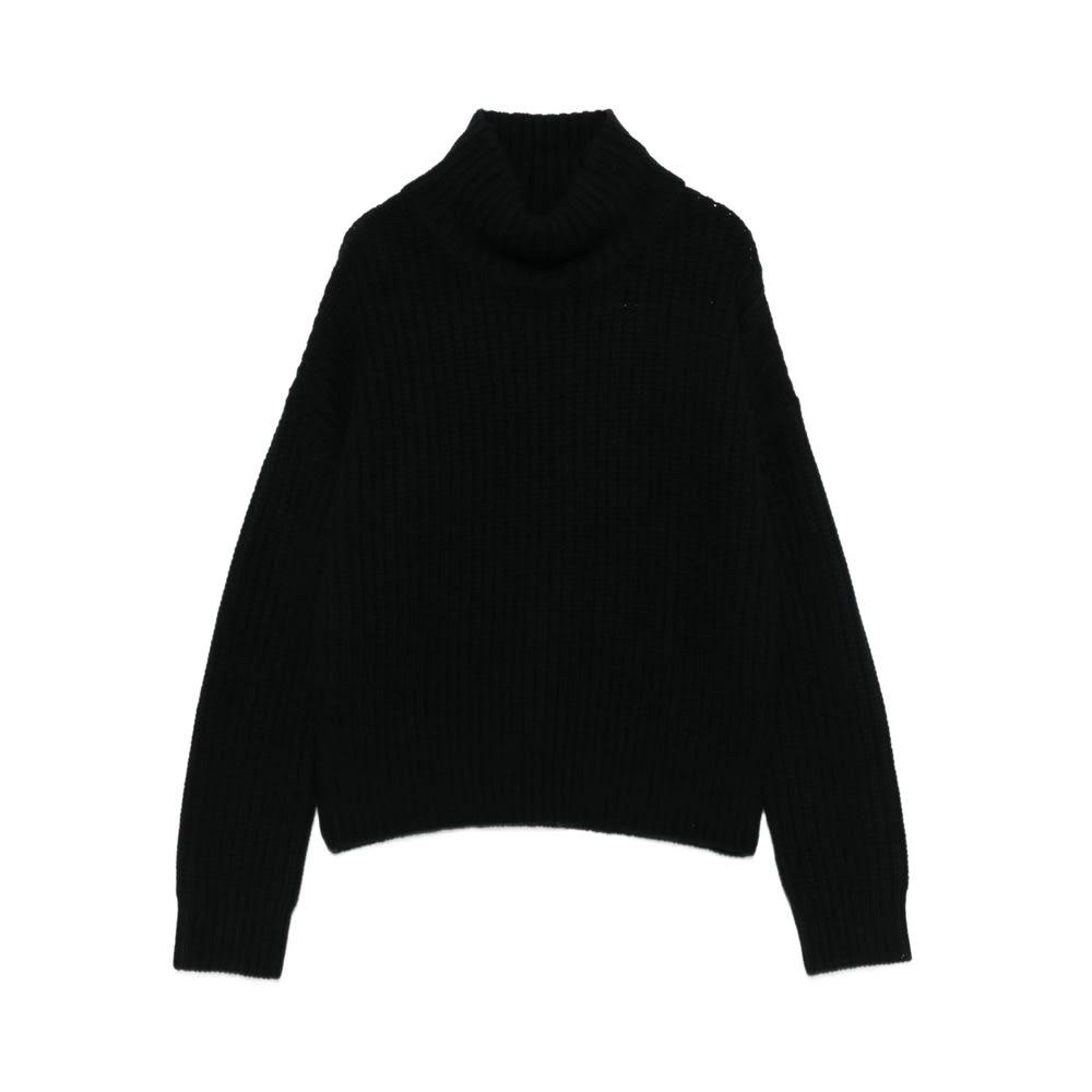 lisa yang sweater