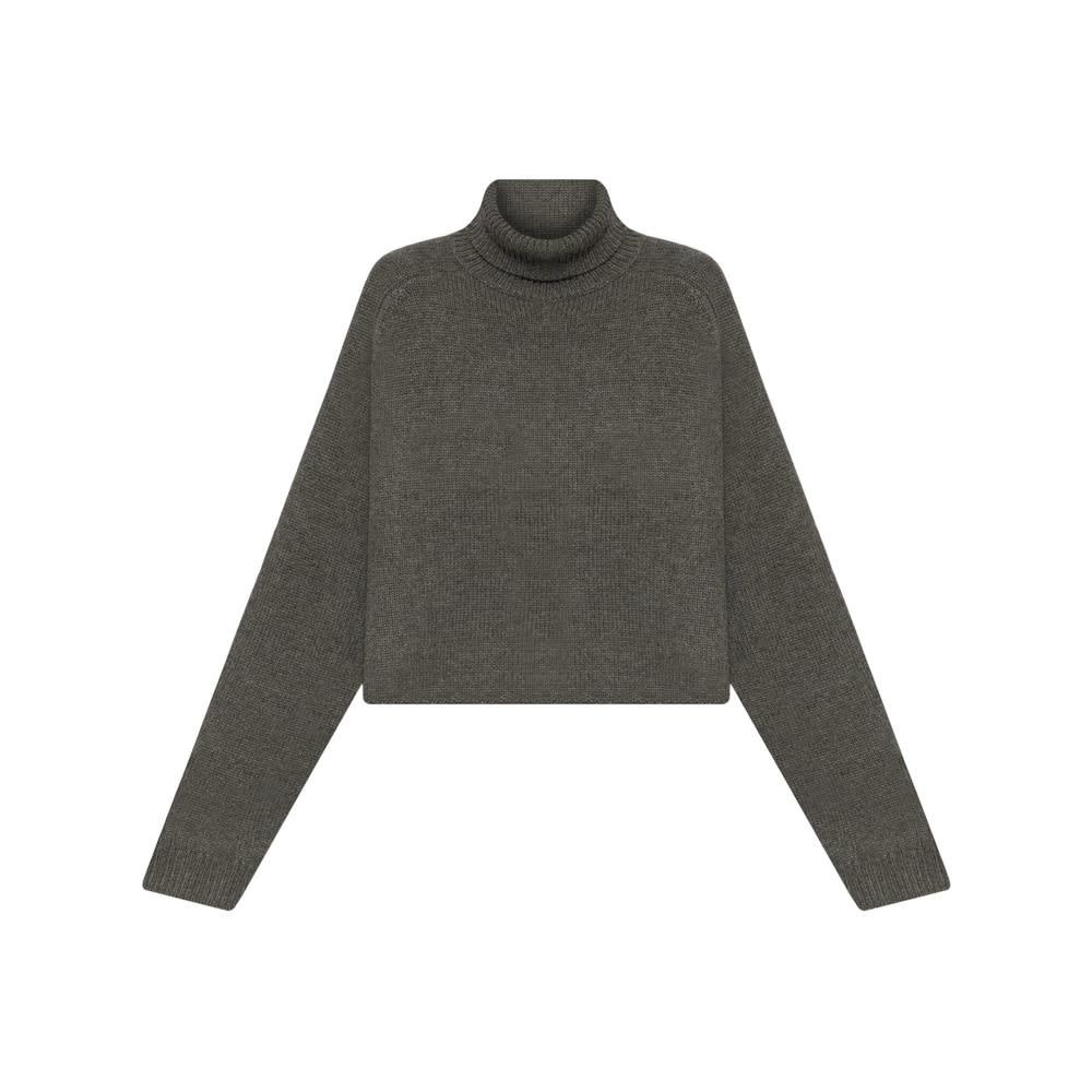 lisa yang sweater