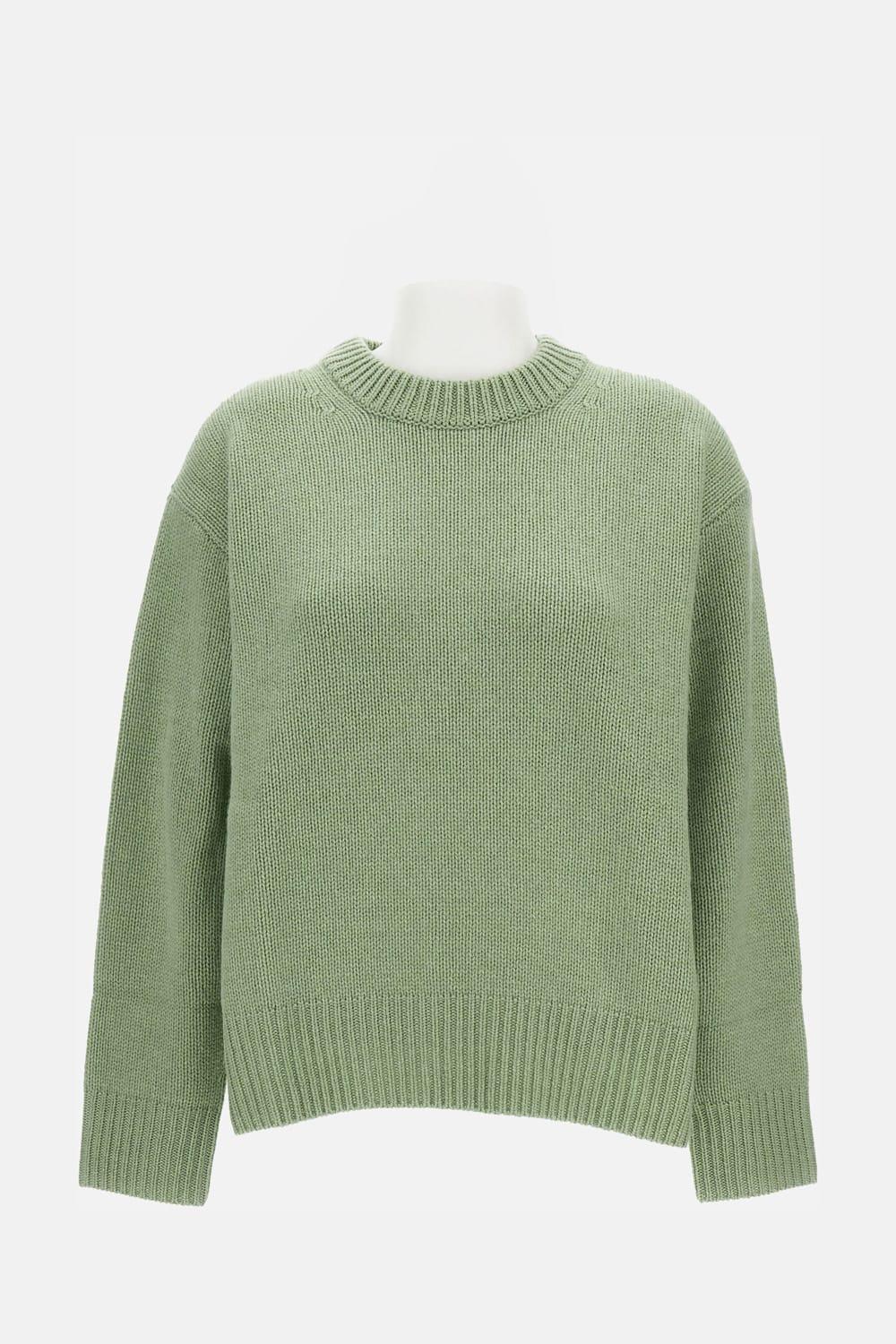 lisa yang sweater