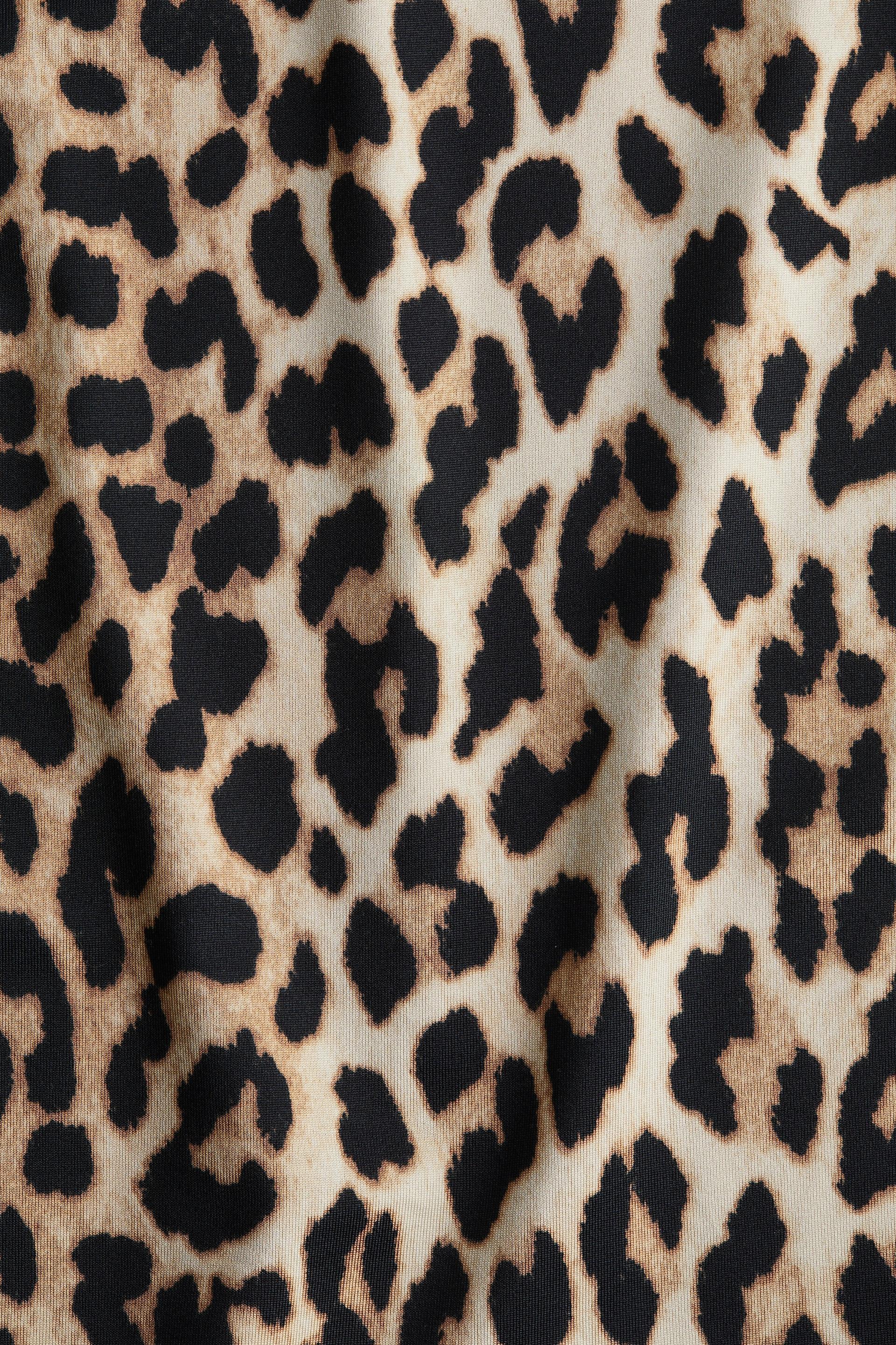 long-sleeved jersey top