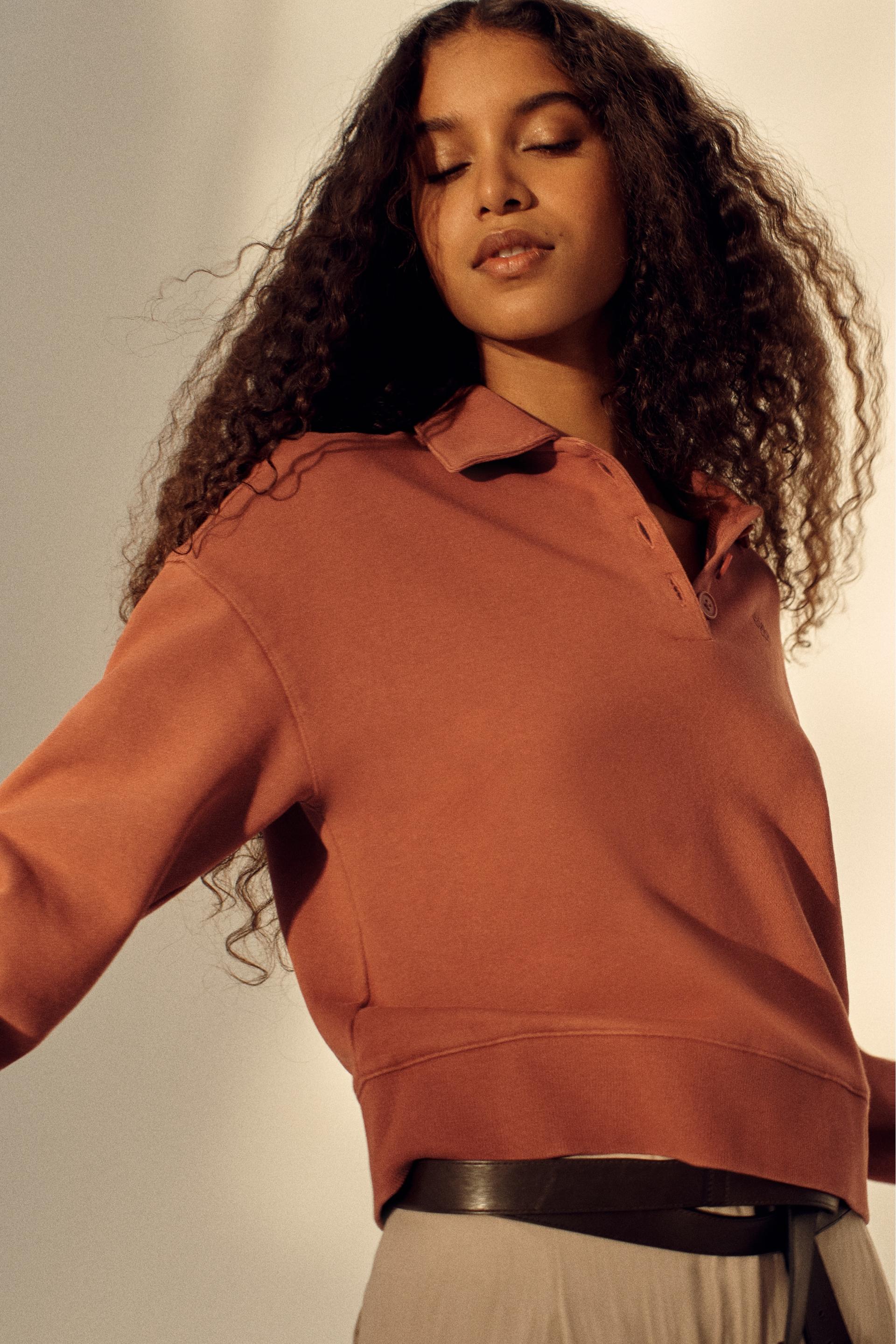 loose-fit polo shirt