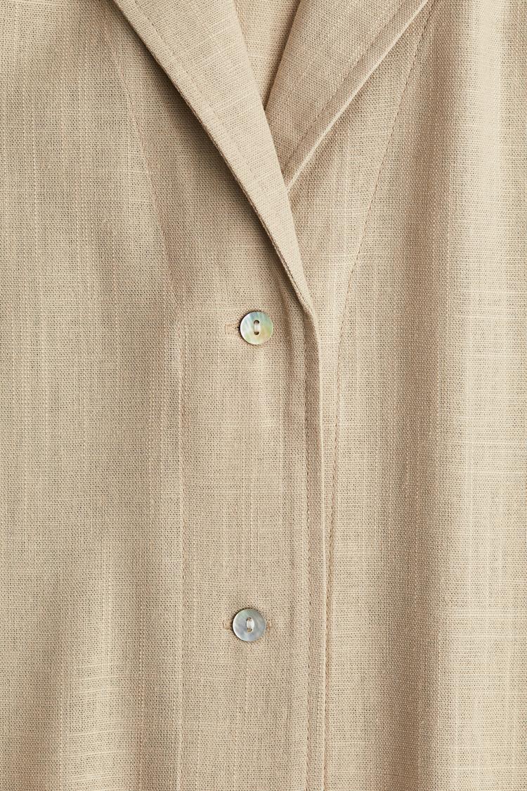 loose-fit resort shirt