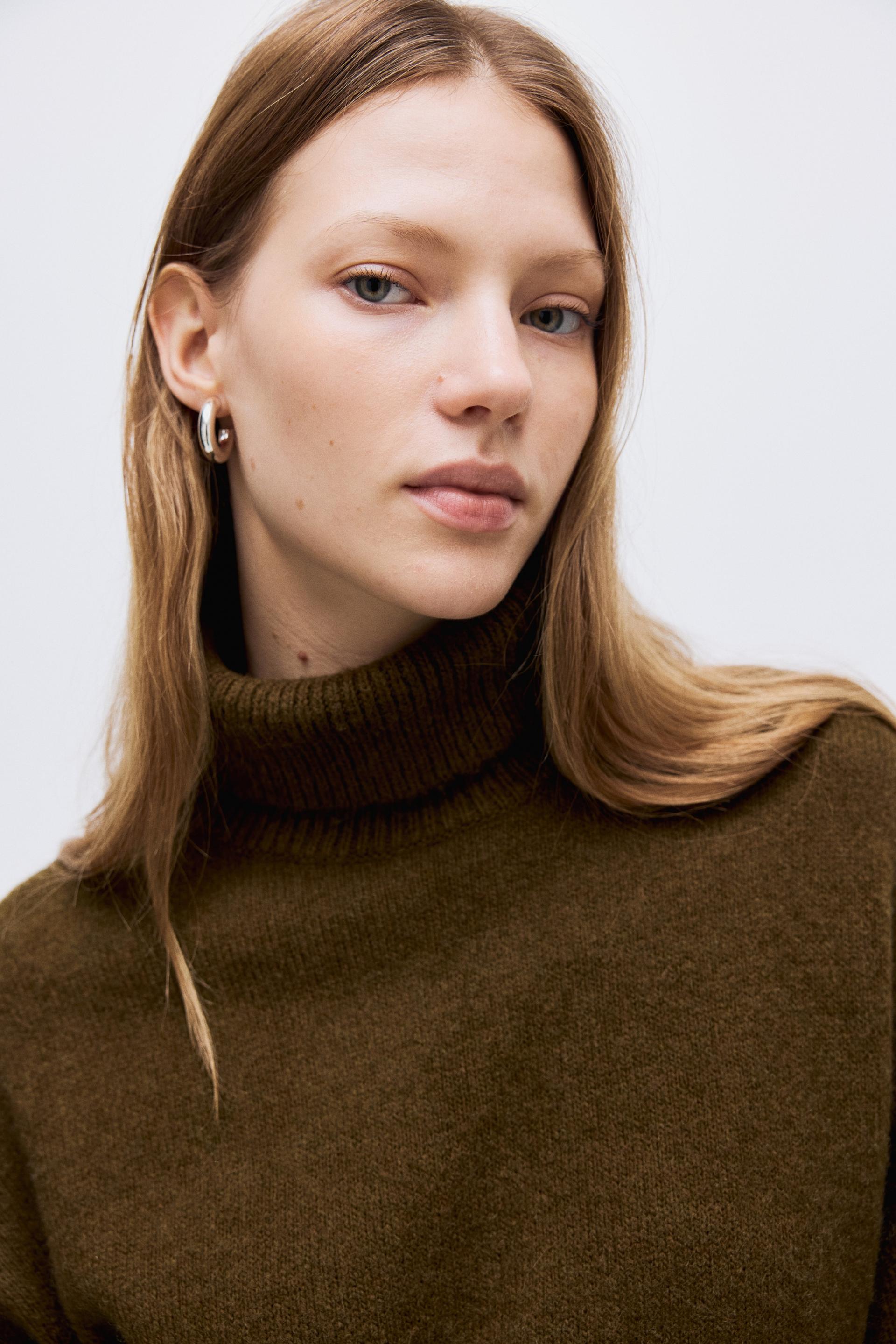 loose-fit turtleneck sweater