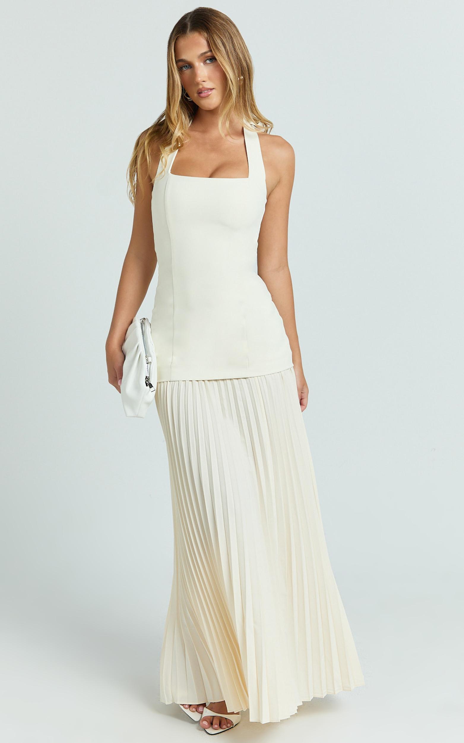 loretta maxi dress - contrast halter neck pleated dress in pastel yellow