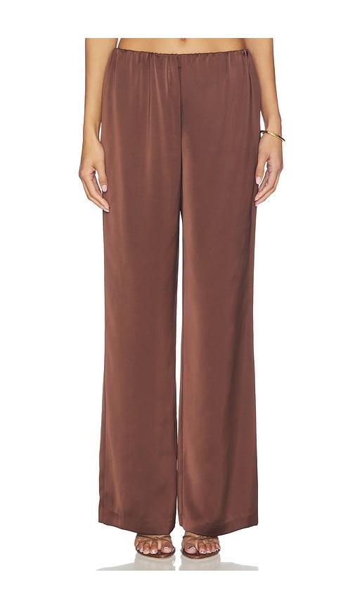 lovers and friends alette satin pants in chocolate.