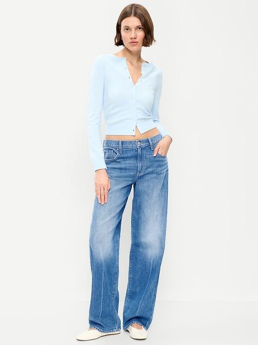 low-rise loose jeans
