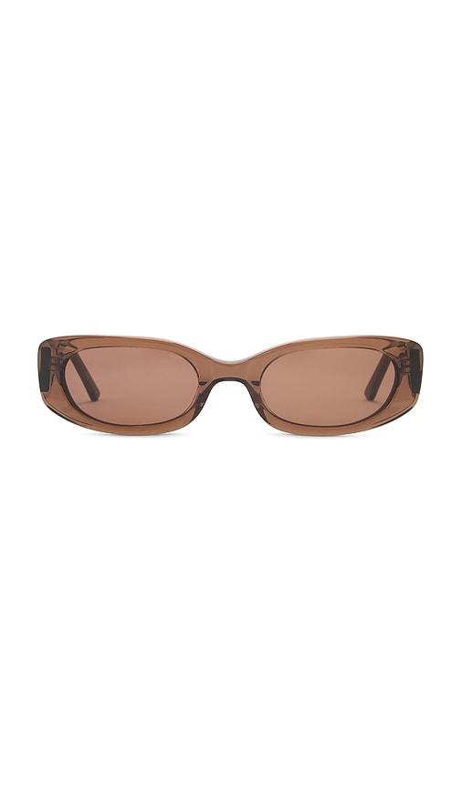 lu goldie cali sunglasses in brown.