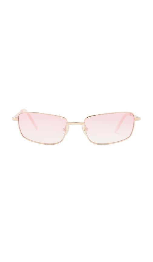 lu goldie yuki sunglasses in pink.