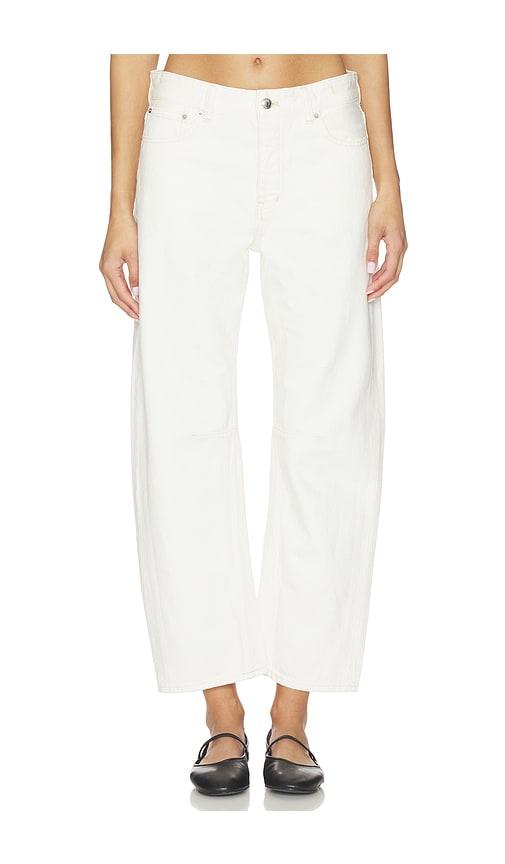 madewell darted barrel jeans in white.