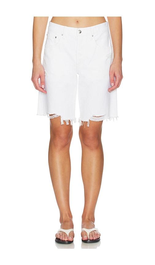 madewell essex shorts in white.