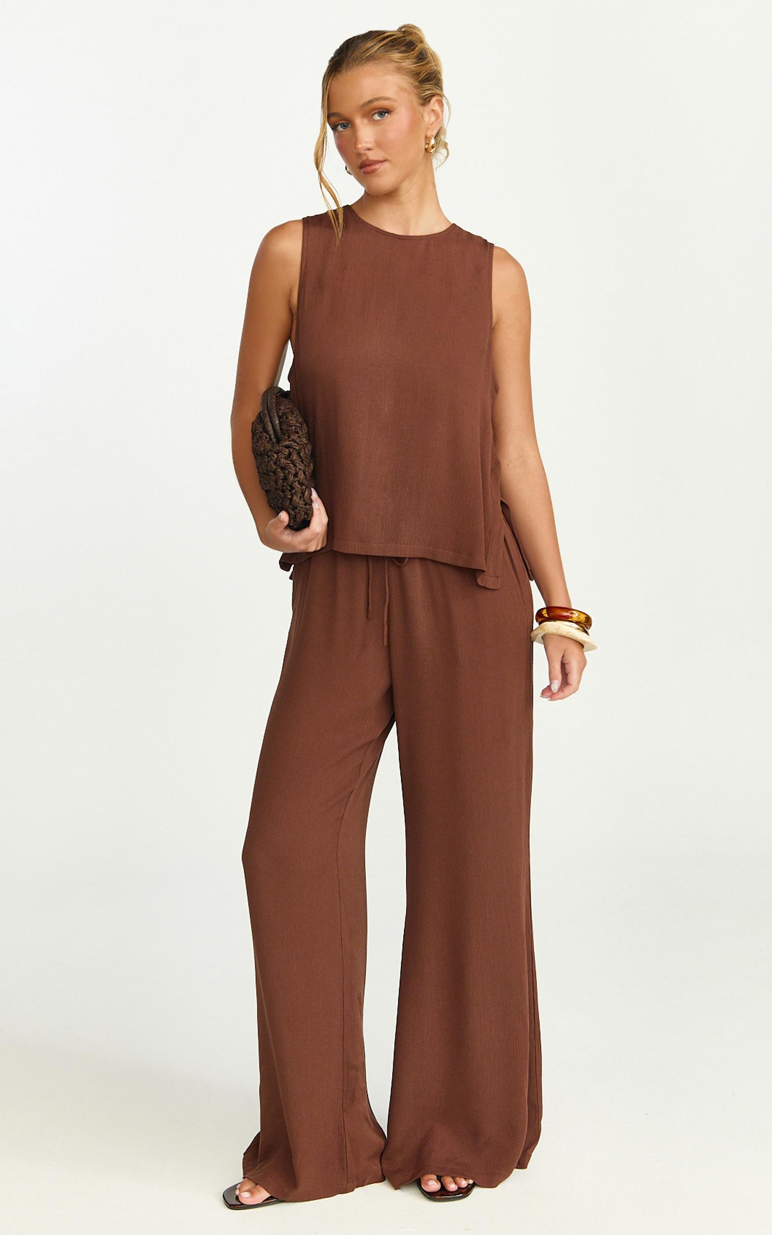 makenna top - crinkle shell top in chocolate