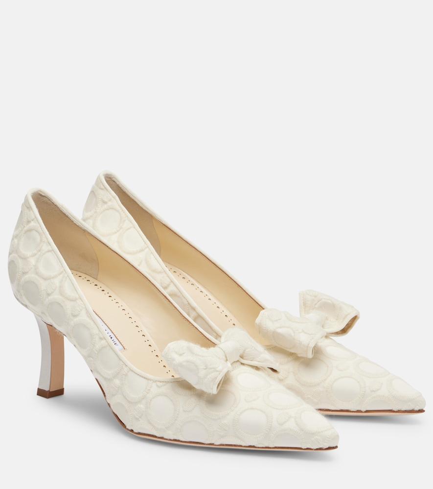 manolo blahnik epirotes 70 embroidered satin pumps