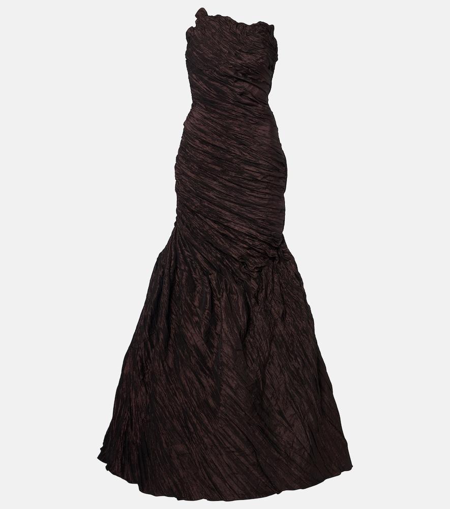 marmar halim draped off