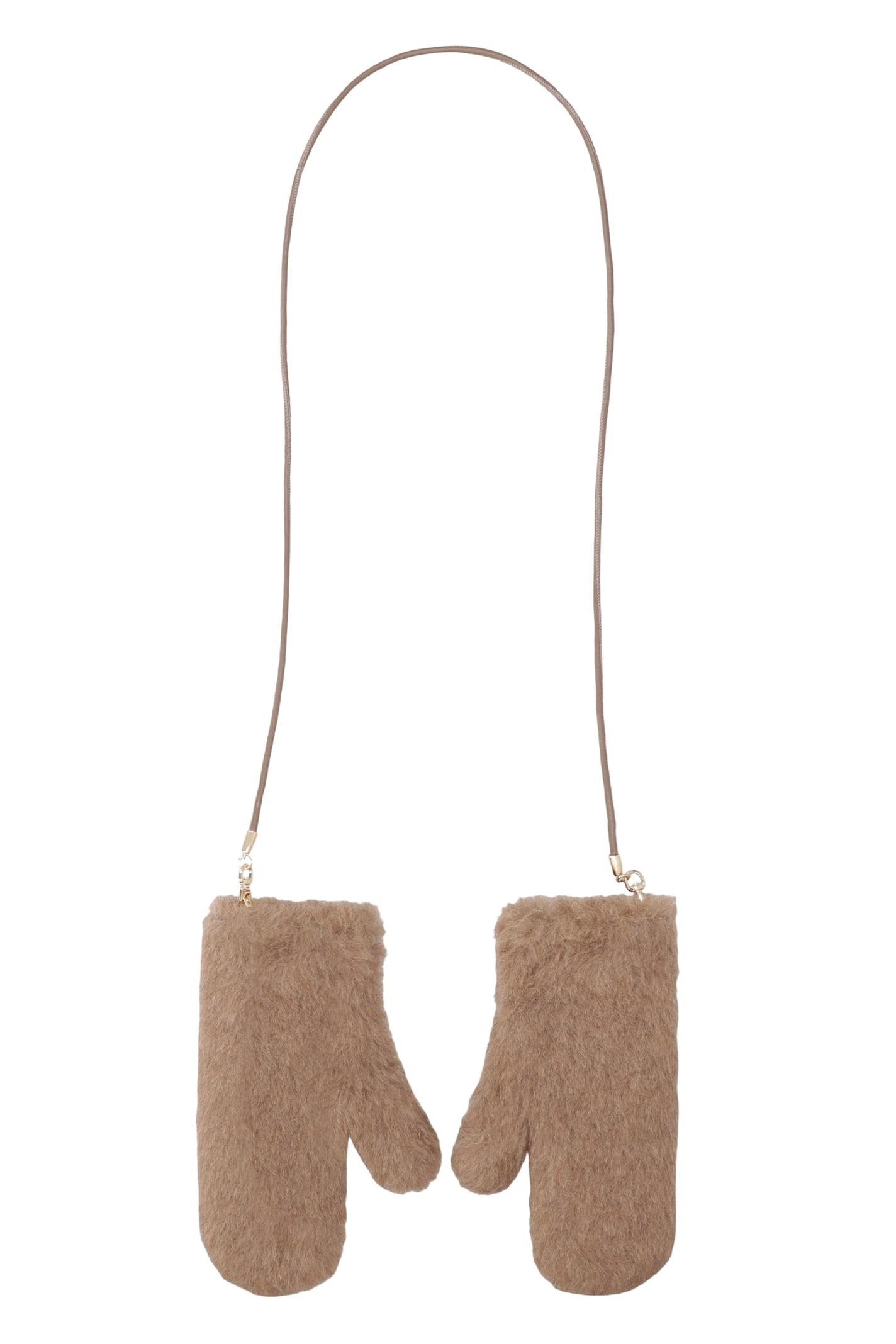 max mara mittens in teddy made of alpaca and cashmere