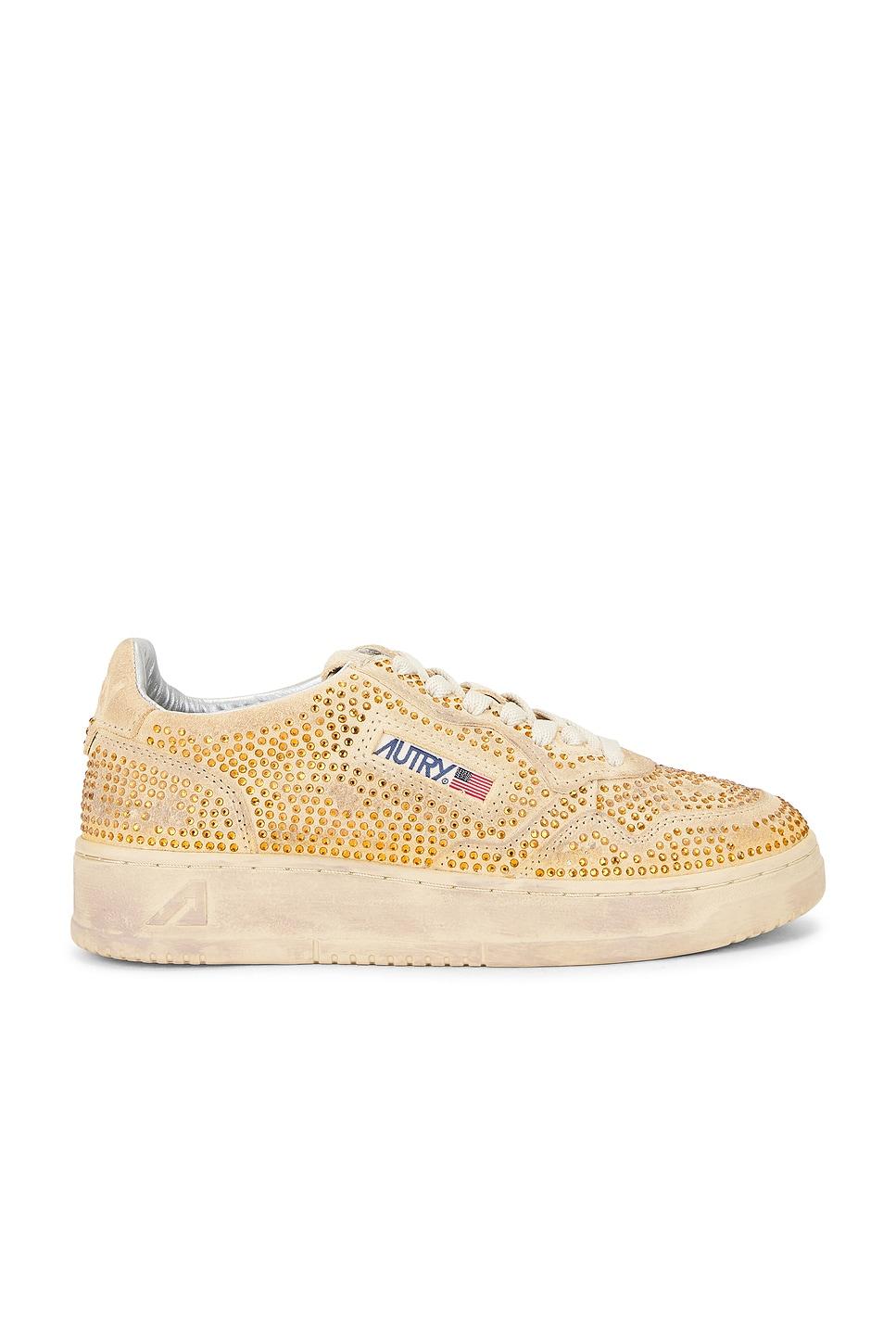 medalist low sneaker