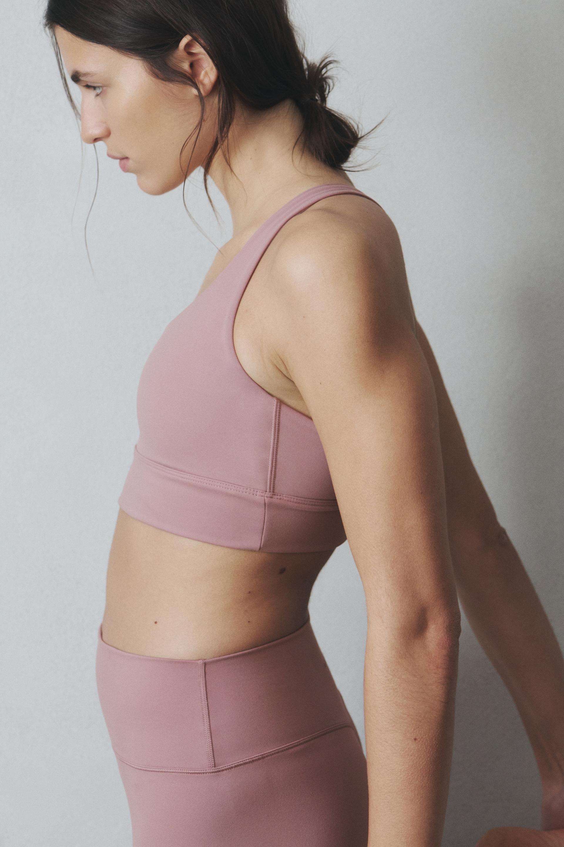 medium support sports bra with softmove™