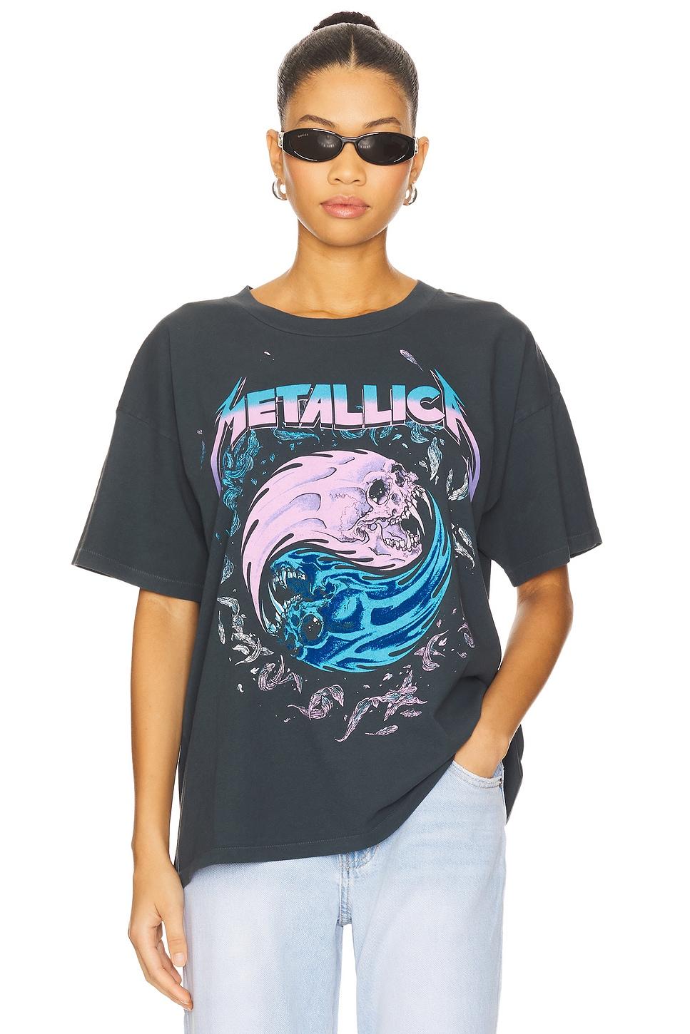 metallica live on tour merch tee