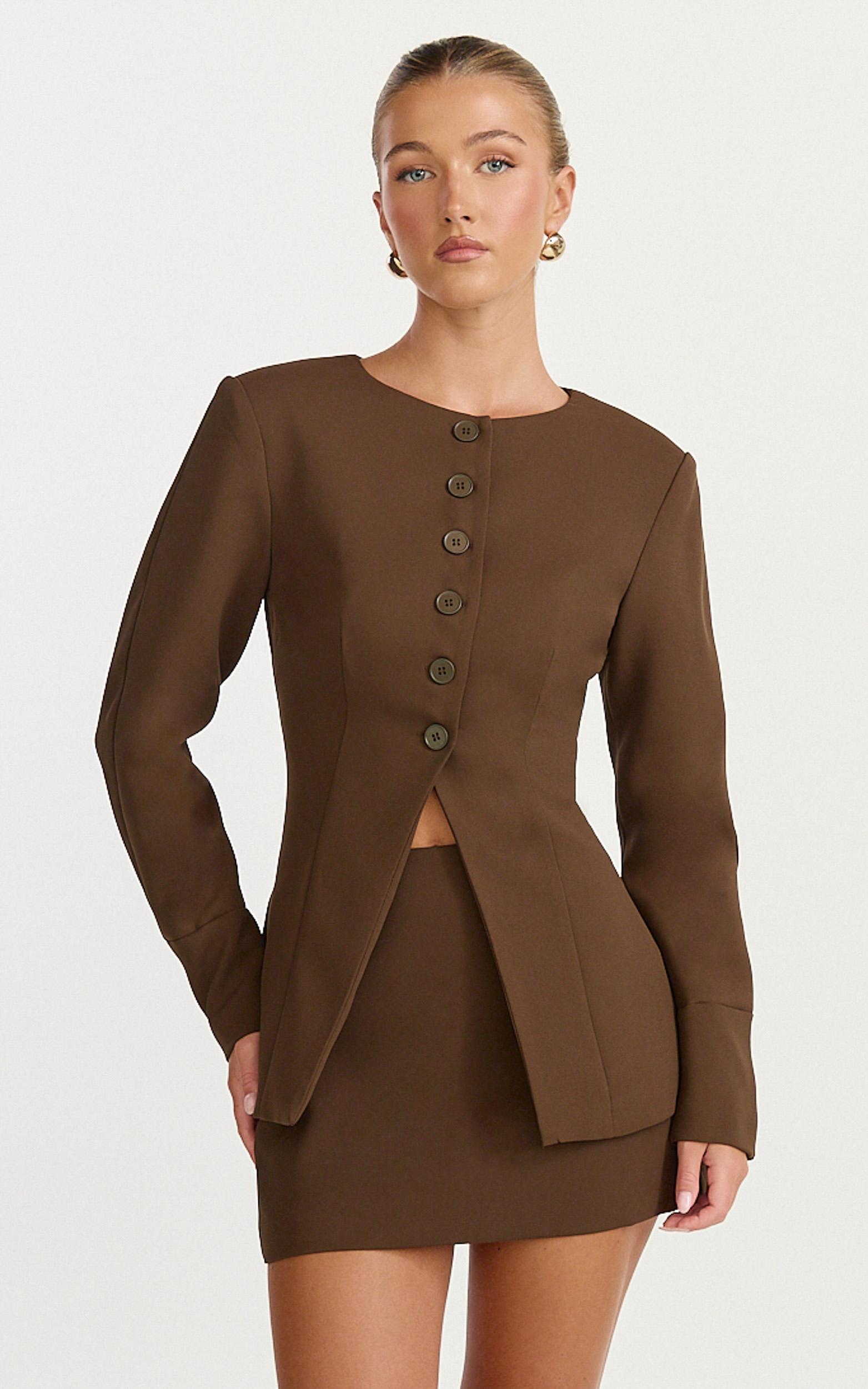 mikey jacket - tailored long sleeve collarless jacket in chocolate